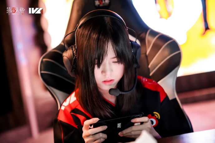 《第五人格》选手故事：WBG_Persica——冷焰不息，初心如磐